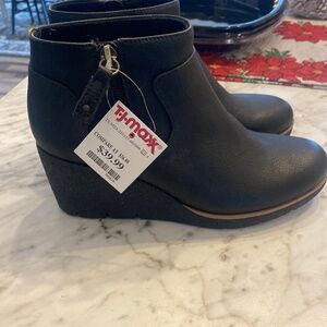 NWT Dr Scholl’s  wedge booties size 8